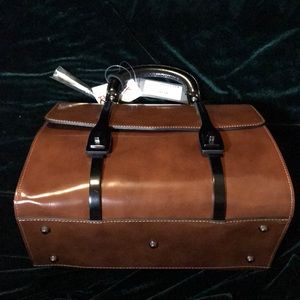 RED INNUE HANDBAG